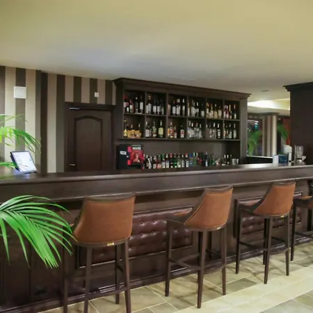 “royal Park And Spa Apartments”